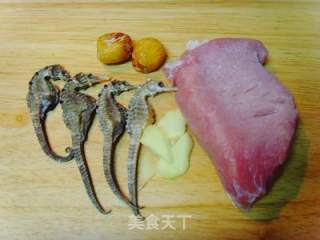 海马煲瘦肉汤的做法步骤：2