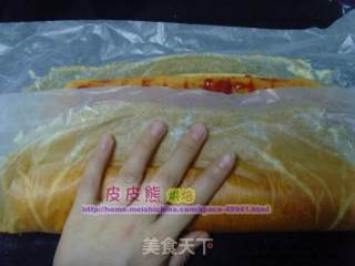 草莓戚风蛋糕卷的做法步骤：3