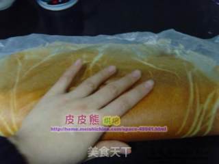 草莓戚风蛋糕卷的做法步骤：3