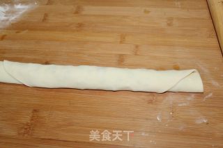 椒盐葱花卷的做法步骤：3