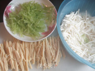 韩酱素三丝的做法步骤：4