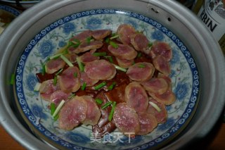 茶干蒸香肠的做法步骤：2