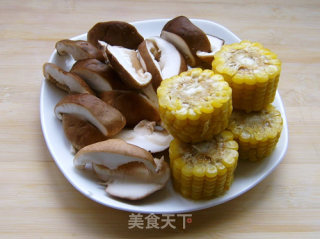 锅仔玉米牛腩的做法步骤：2