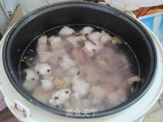 湘味红烧猪蹄的做法步骤：2