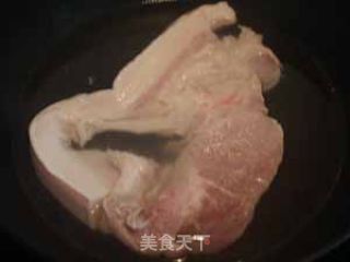 玫瑰花香红烧肉的做法步骤：4