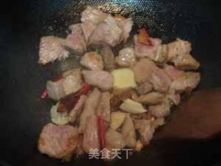 玫瑰花香红烧肉的做法步骤：4