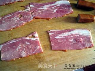 培根黑胡椒热狗卷的做法步骤：2