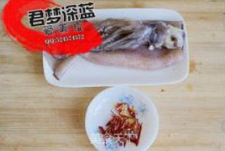油泼鱿鱼的做法步骤：4