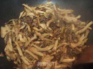 清炒紫香菜的做法步骤：2