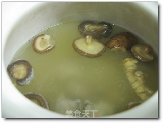 土黄鳝炖排骨的做法步骤：2