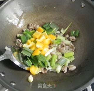 爆炒肥肠的做法步骤：2