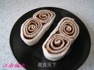 豆沙如意卷的做法步骤：3