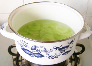翡翠虾球的做法步骤：2