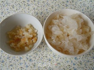 银耳莲子薏仁汤的做法步骤：5