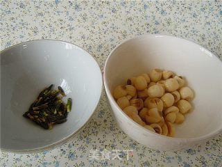 银耳莲子薏仁汤的做法步骤：5
