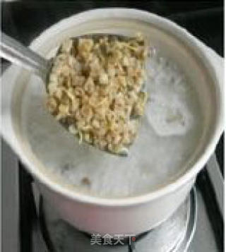 沙虫瘦肉粥的做法步骤：2