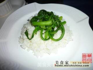 蟹肉盖浇饭的做法步骤：2