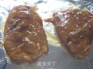 酱烤鸡肉汉堡的做法步骤：4