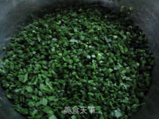 韭菜鸡蛋饺子的做法步骤：2