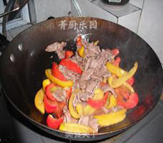 香嫩彩椒爆牛肉的做法步骤：3