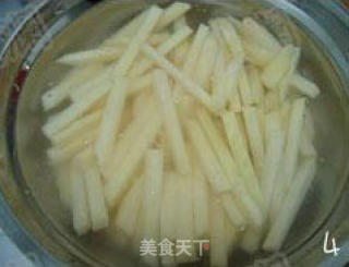 炸薯条的做法步骤：4