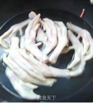 红烧鸭脚的做法步骤：2