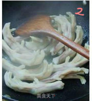 红烧鸭脚的做法步骤：2