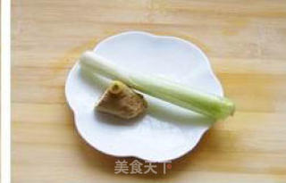 双菇乌鸡汤的做法步骤：2