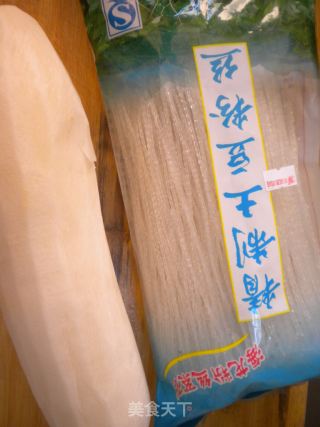 肉沫萝卜粉丝汤的做法步骤：2