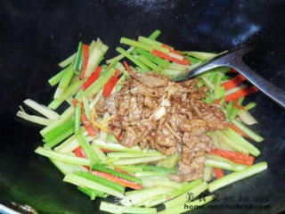 小炒牛肉的做法步骤：4