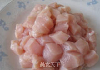 莲子鸡丁的做法步骤：3