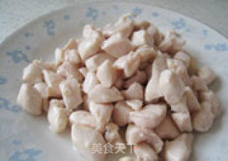 莲子鸡丁的做法步骤：3