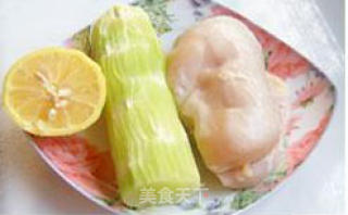 手撕鸡肉莴笋的做法步骤：2