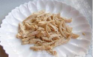 手撕鸡肉莴笋的做法步骤：2