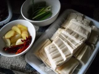 豆腐炖牛肉的做法步骤：2
