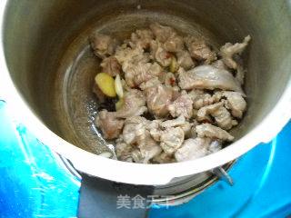 豆腐炖牛肉的做法步骤：2