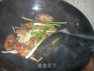 简单的可乐鸡翅的做法步骤：2