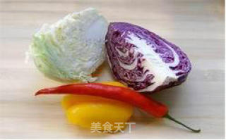 炝拌甘蓝菜的做法步骤：2