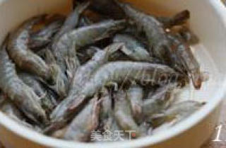 泰酱酸辣虾汤的做法步骤：2