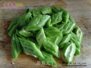 排骨苦瓜煲的做法步骤：2