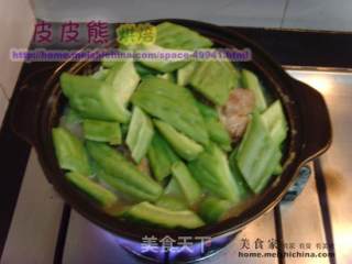 排骨苦瓜煲的做法步骤：2