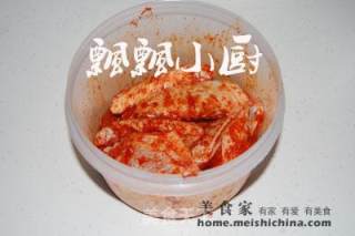 金牌BBQ烤翅的做法步骤：2