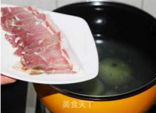 咸肉豆腐汤的做法步骤：2