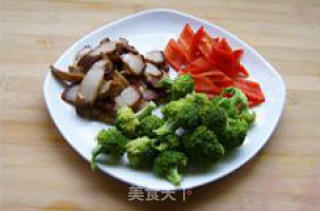 腊肉炒西兰花的做法步骤：2