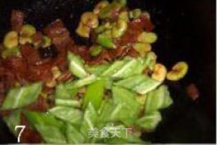 培根炒蚕豆的做法步骤：4