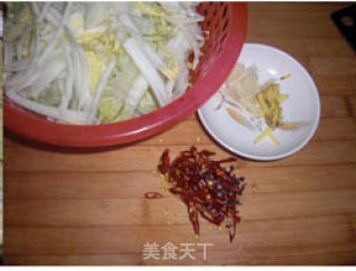 炝丝白菜的做法步骤：2