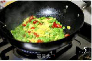 碗豆米炒鸡蛋的做法步骤：2