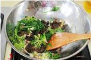 鸡蛋炒菠菜的做法步骤：6