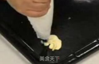 丹麦曲奇饼的做法步骤：2