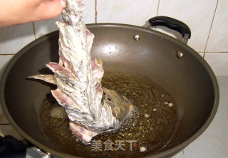 糖醋鲤鱼的做法步骤：2